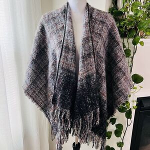 Cejon Multicolor Fringed Wrap